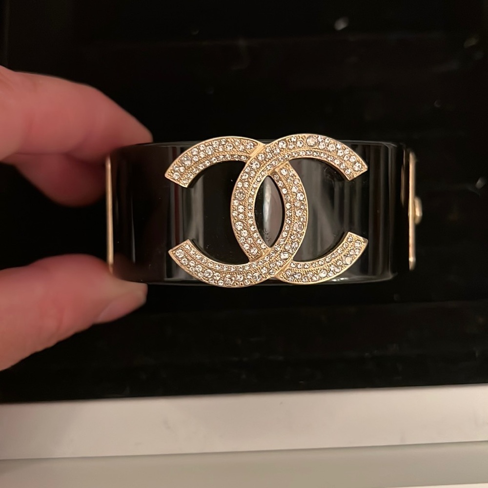 2017 Spring Authentic Chanel cuff Black with gold and crystal CC